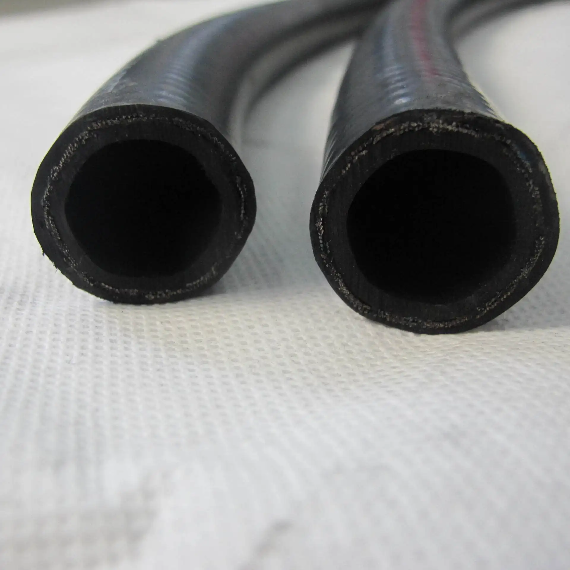 The structure and characteristics of cloth-reinforced steam hose